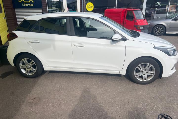 Hvid Hyundai i20 fra 2018