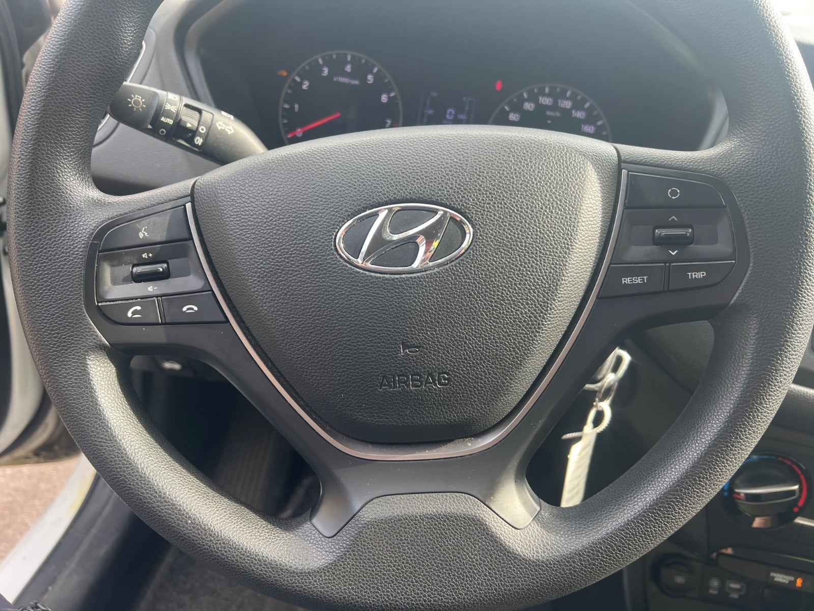 Hvid Hyundai i20 fra 2018