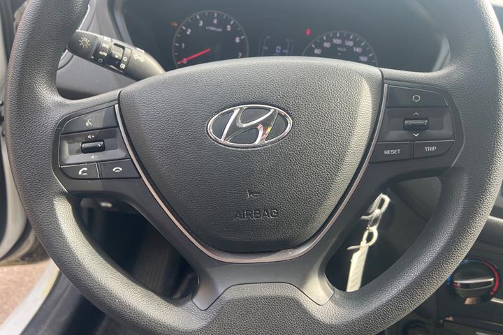 Hvid Hyundai i20 fra 2018