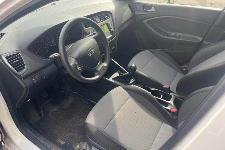 Hvid Hyundai i20 fra 2018