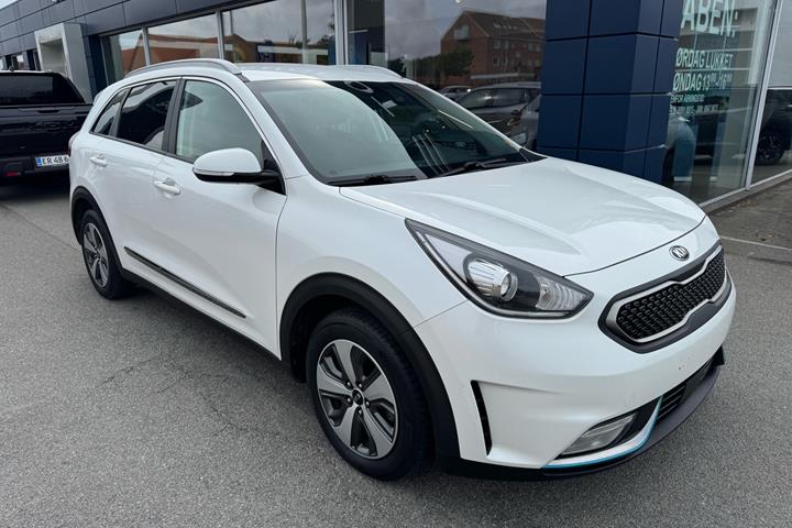 Hvid Kia Niro fra 2017 set udefra