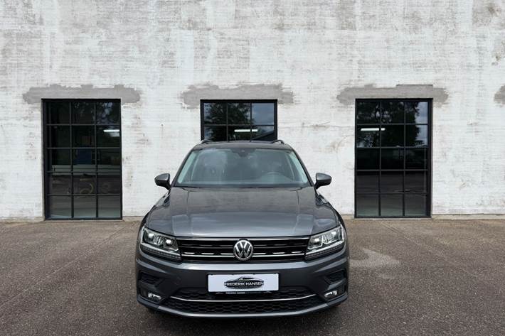 Grå VW Tiguan fra 2020