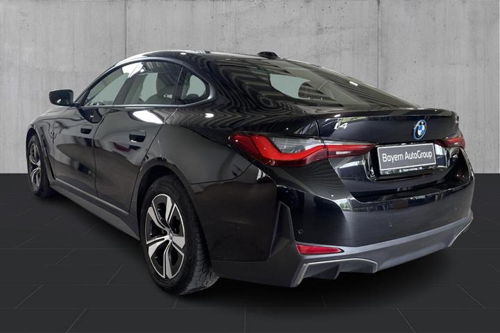 Sort BMW i4 fra 2023