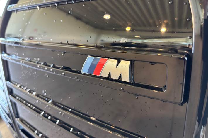 Sort BMW i4 fra 2026