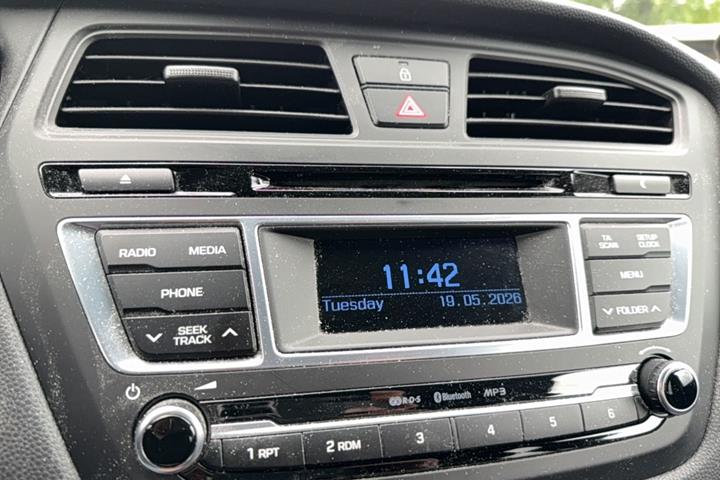 Blå Kia Rio fra 2016