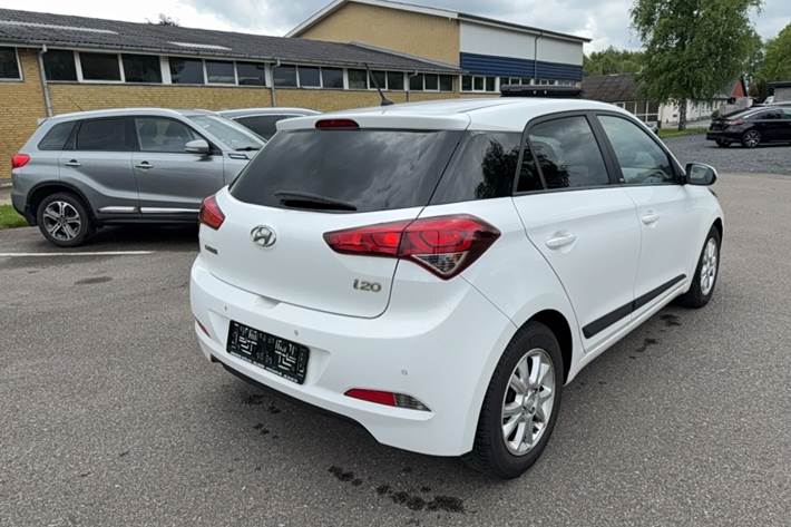 Hvid Hyundai i20 fra 2016