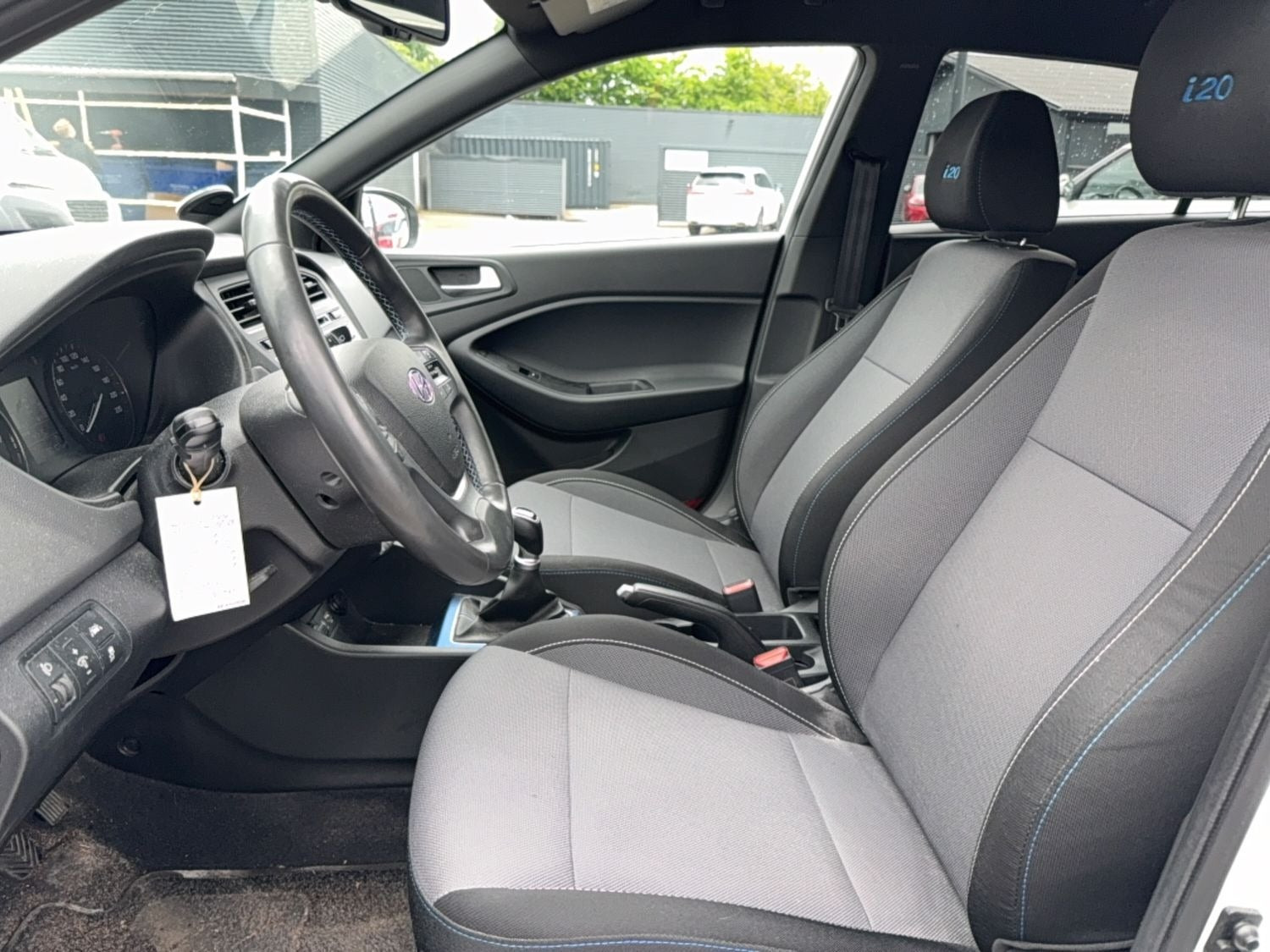Hvid Hyundai i20 fra 2016
