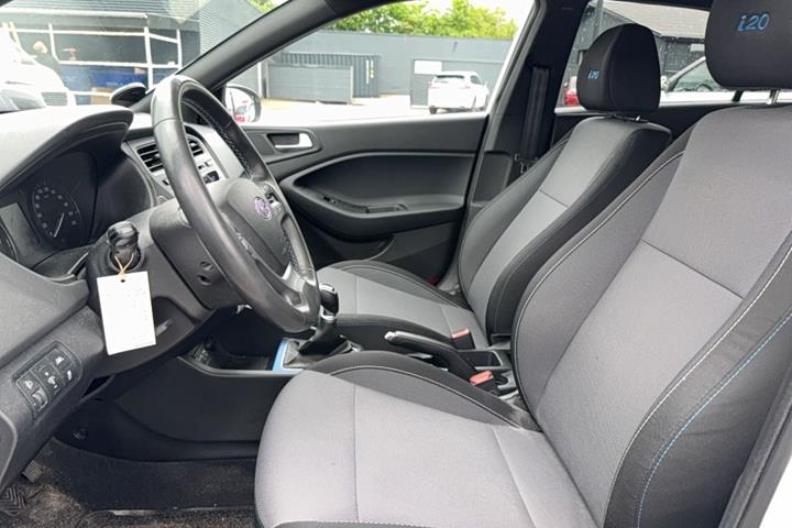 Hvid Hyundai i20 fra 2016
