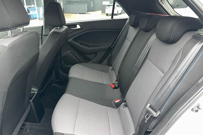 Hvid Hyundai i20 fra 2016