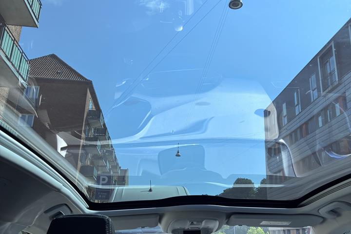 Blå Peugeot 308 fra 2020
