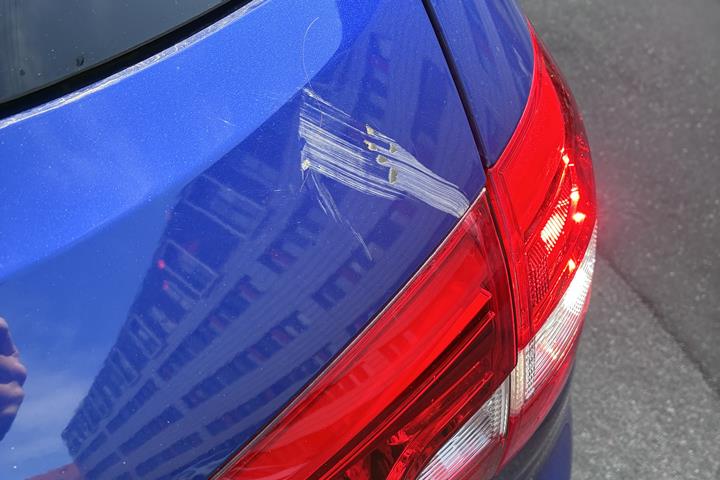 Blå Peugeot 308 fra 2020