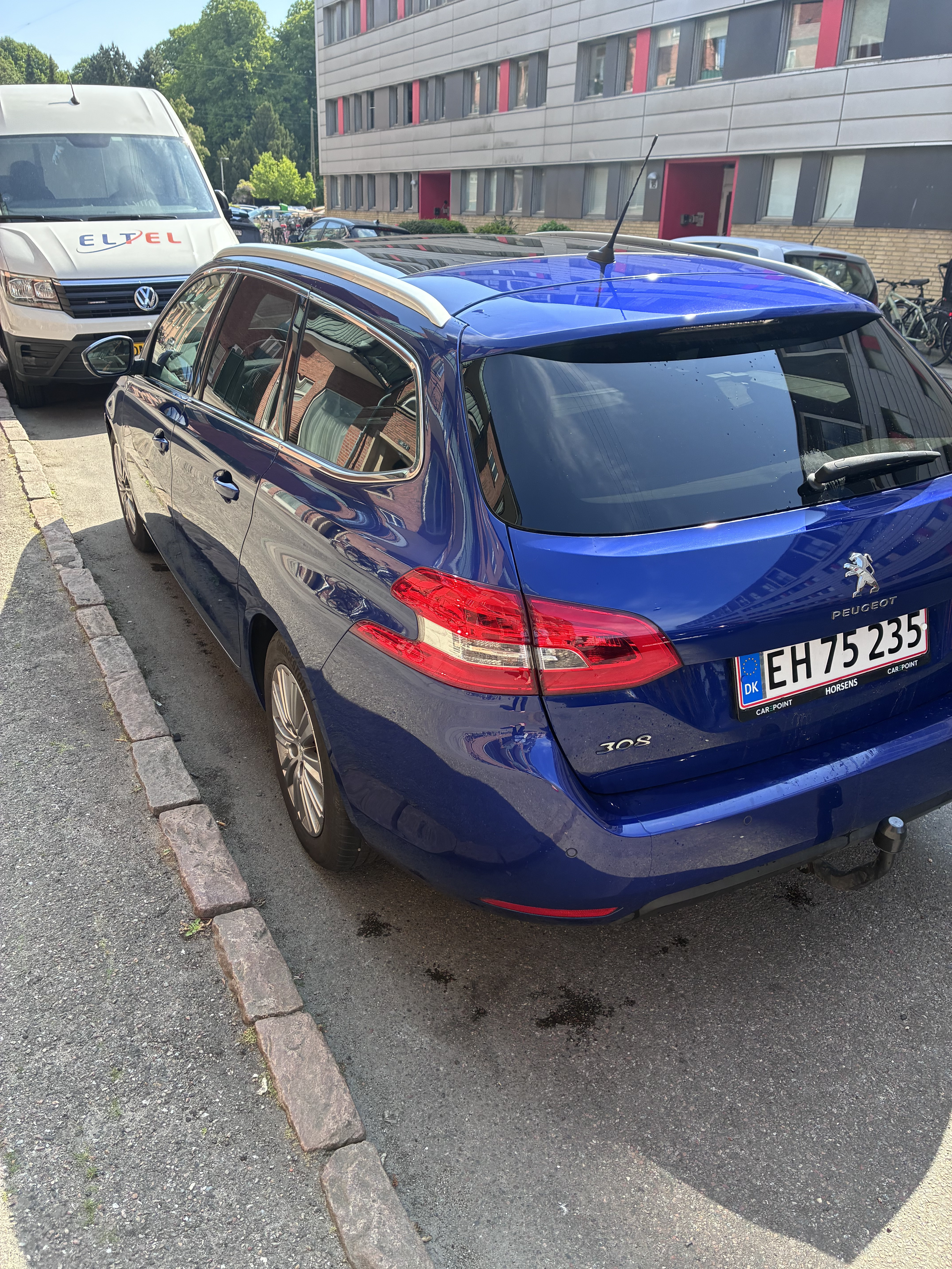 Blå Peugeot 308 fra 2020