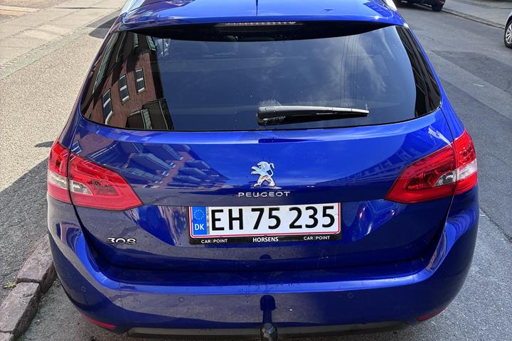 Blå Peugeot 308 fra 2020