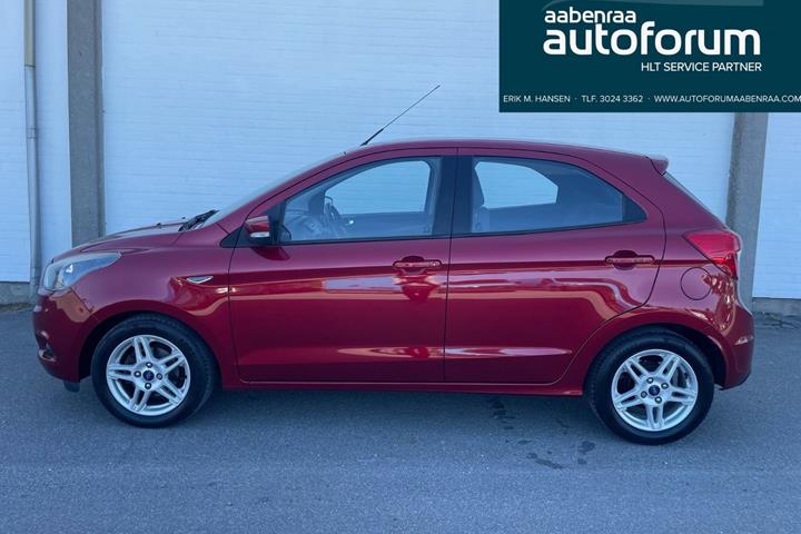 Rød Ford Ka+ fra 2016 set udefra