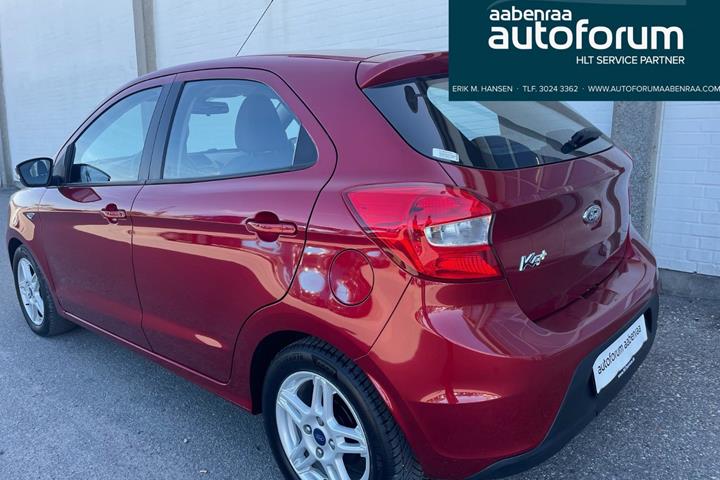 Rød Ford Ka+ fra 2016 set udefra