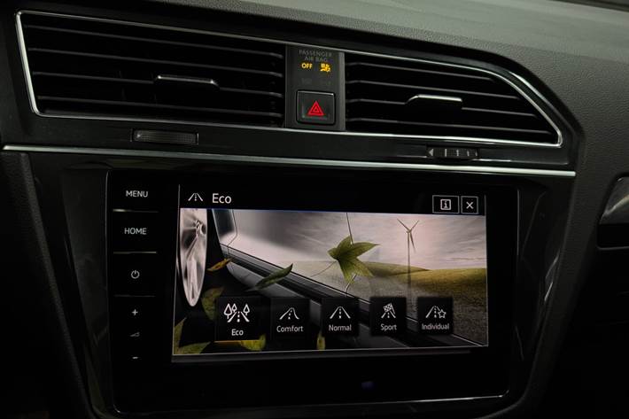 Hvid VW Tiguan fra 2017