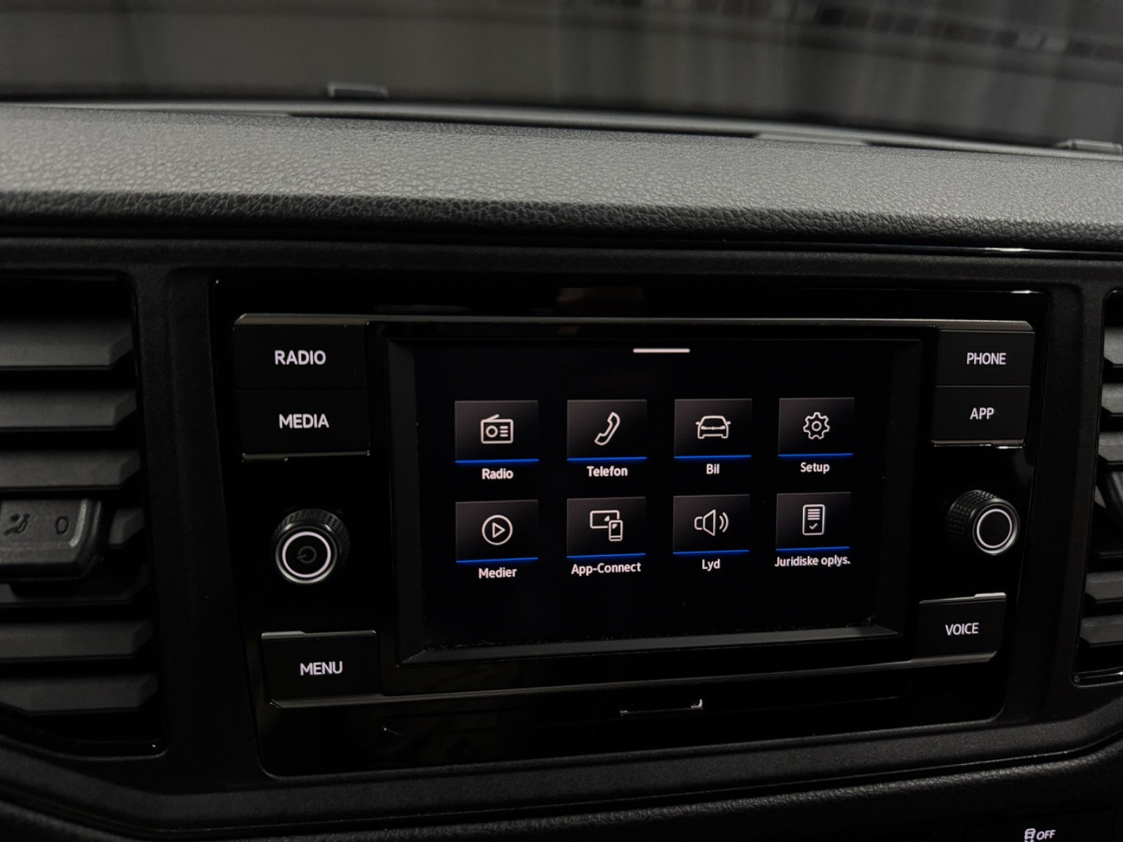 Gul VW Crafter 30 fra 2024