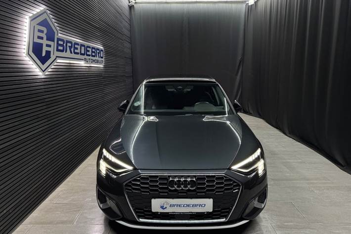 Grå Audi A3 fra 2021