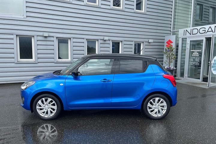 Blå Suzuki Swift fra 2022