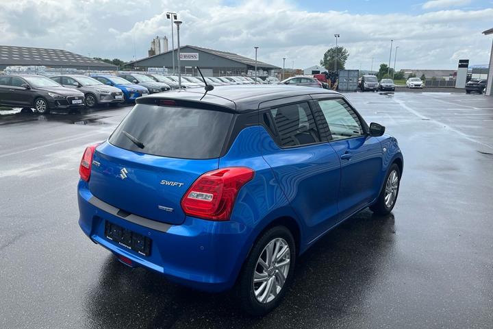Blå Suzuki Swift fra 2022