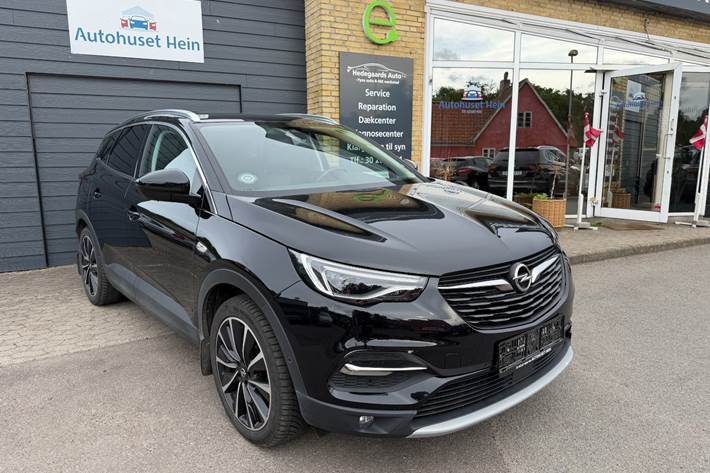 Sort Opel Grandland X fra 2020