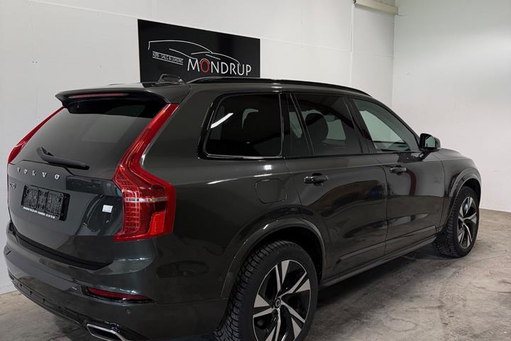 Grå Volvo XC90 fra 2021