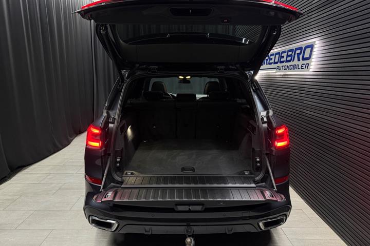 Grå BMW X5 fra 2018