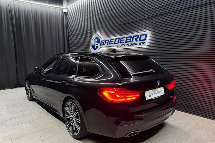 Sort BMW 540d fra 2018