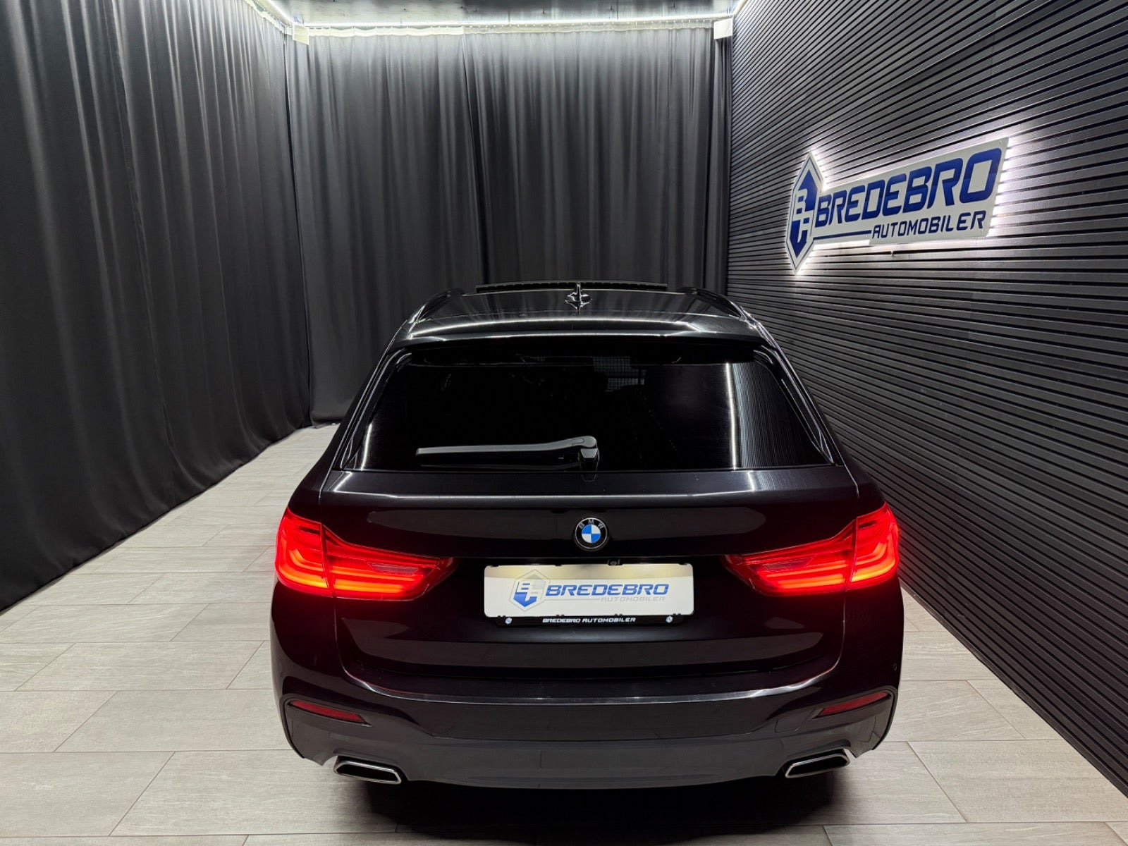 Sort BMW 540d fra 2018