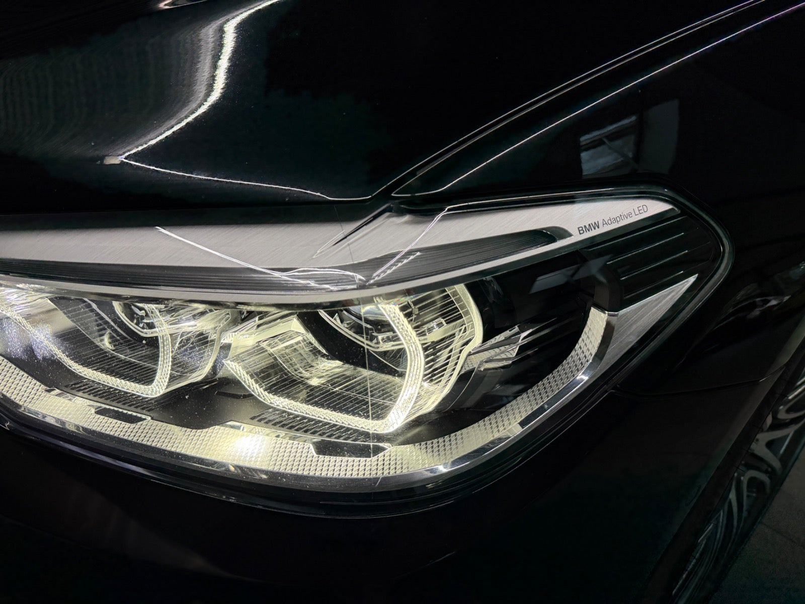 Sort BMW 540d fra 2018