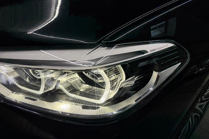 Sort BMW 540d fra 2018