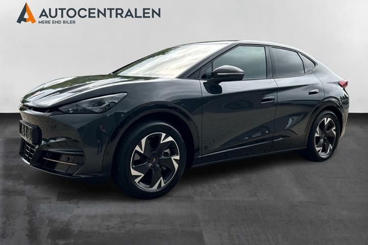 Grå Cupra Tavascan fra 2024 set udefra