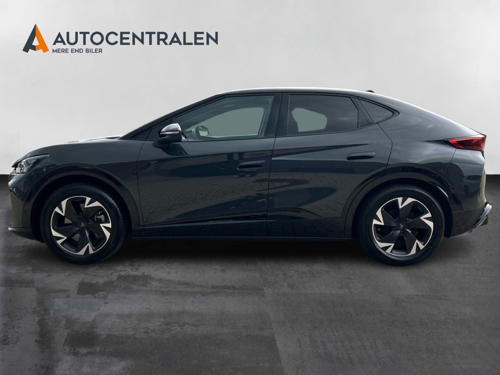 Grå Cupra Tavascan fra 2024