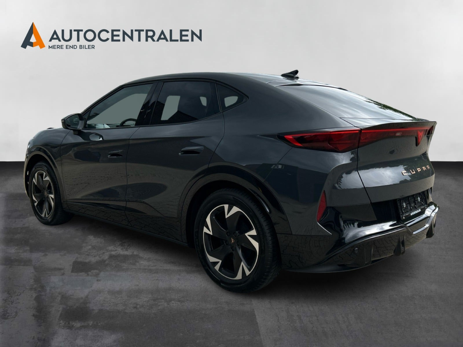 Grå Cupra Tavascan fra 2024