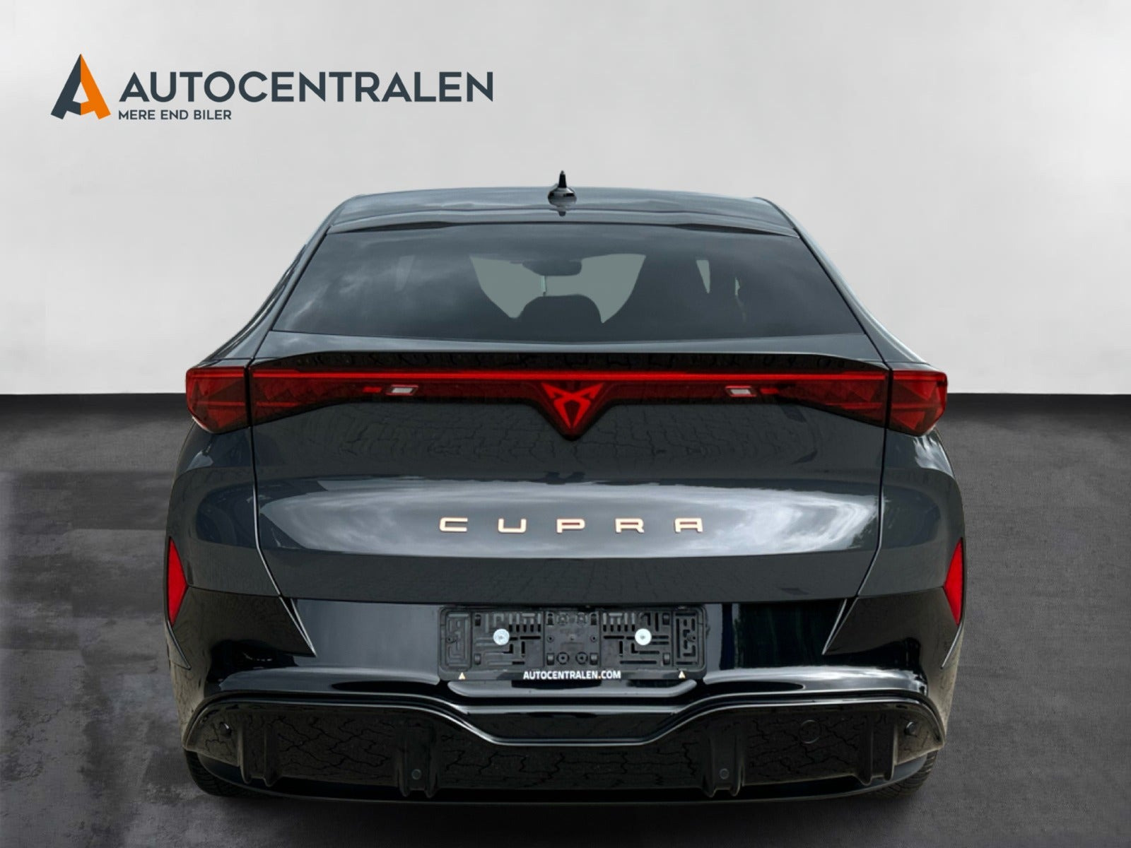 Grå Cupra Tavascan fra 2024