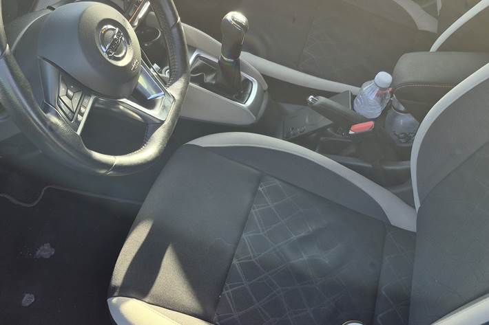 Grå Nissan Micra fra 2018