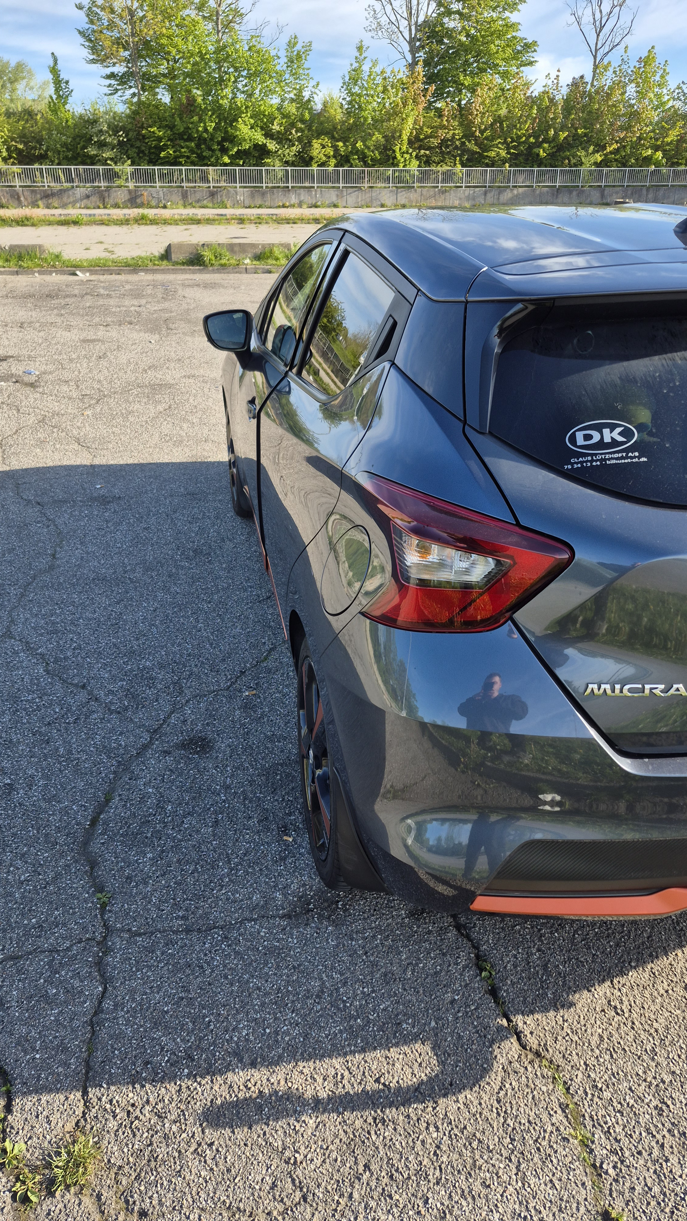 Grå Nissan Micra fra 2018
