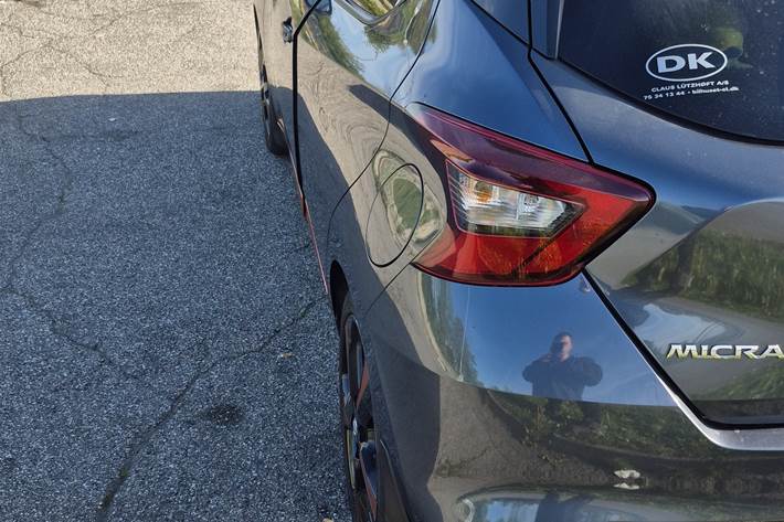 Grå Nissan Micra fra 2018