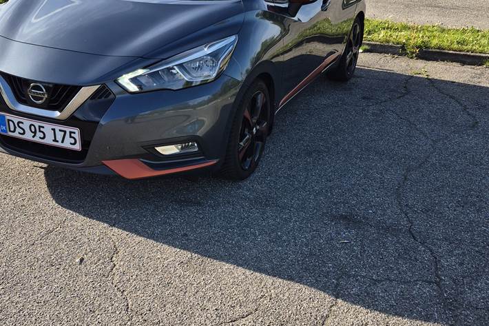 Grå Nissan Micra fra 2018
