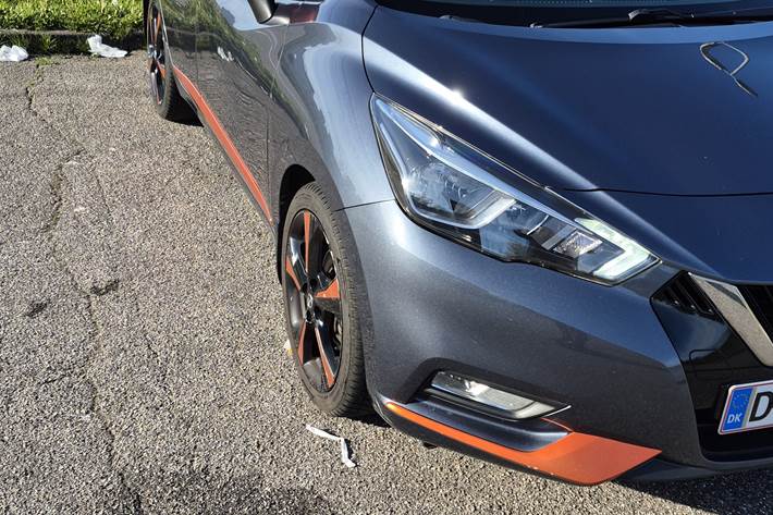 Grå Nissan Micra fra 2018