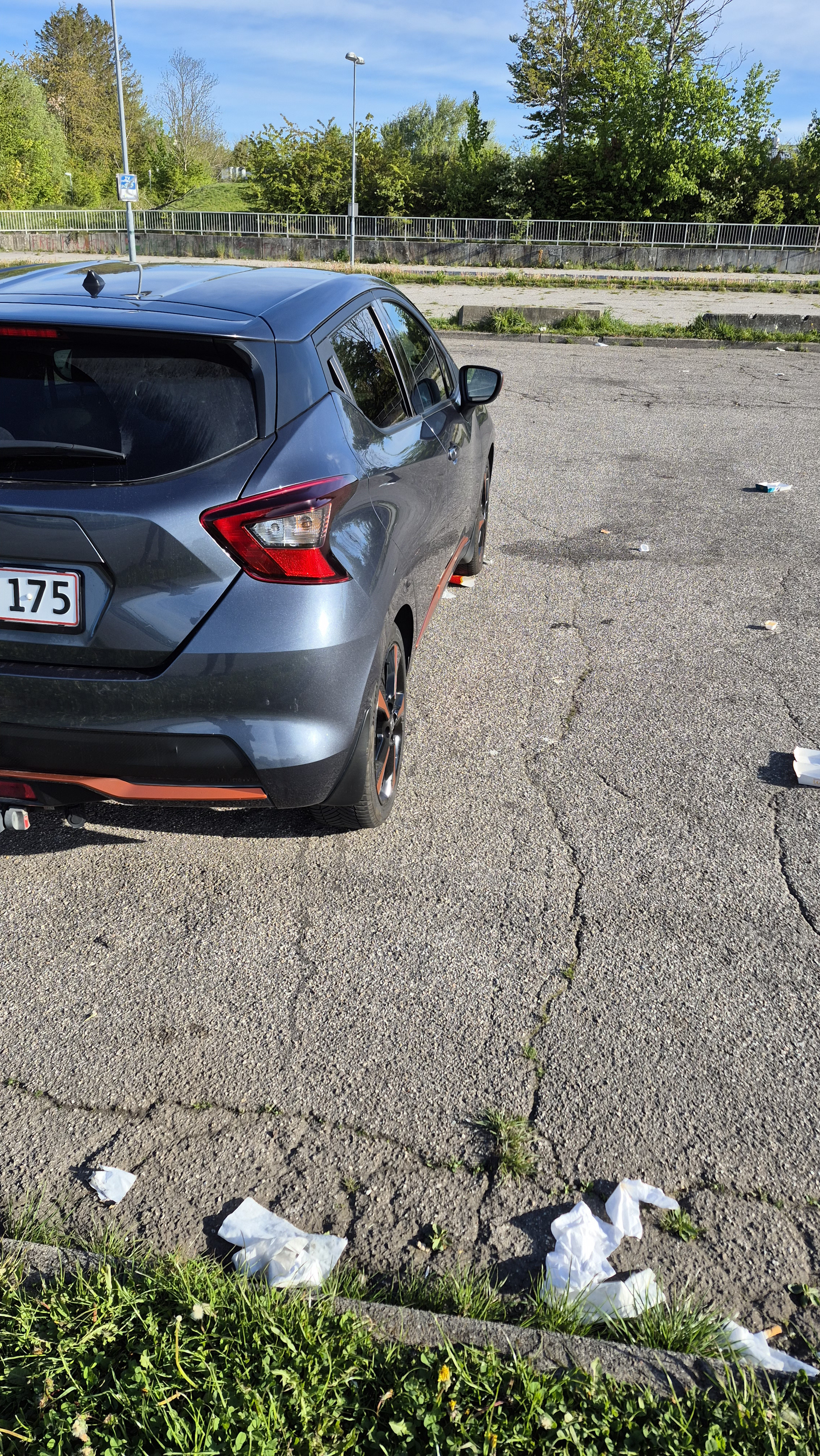 Grå Nissan Micra fra 2018