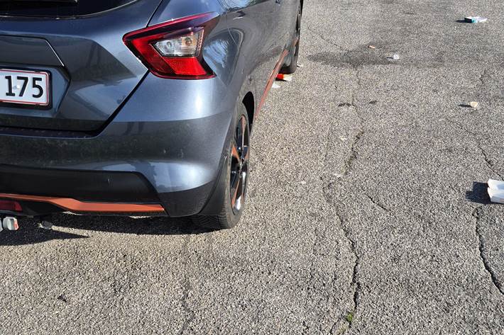 Grå Nissan Micra fra 2018