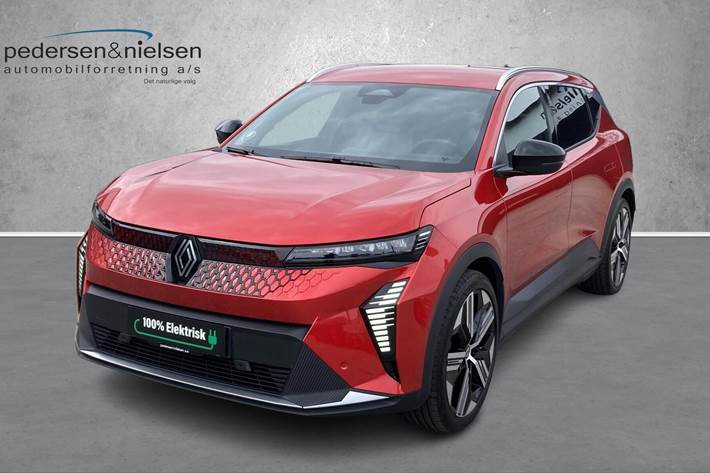 Rød Renault Scénic fra 2024 set udefra