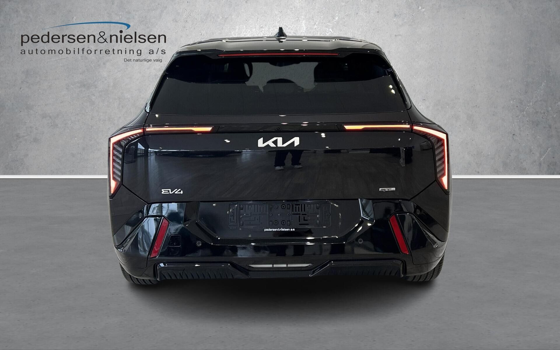 Sort Kia EV4 fra 2026 set udefra