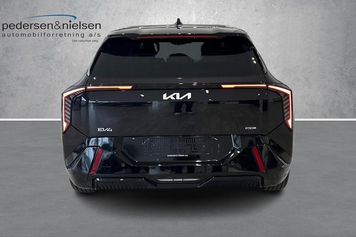 Sort Kia EV4 fra 2026 set udefra