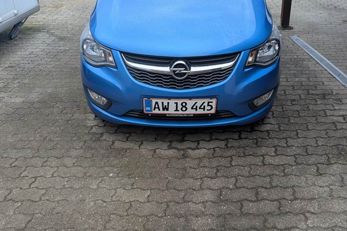 Blå Opel Karl fra 2015