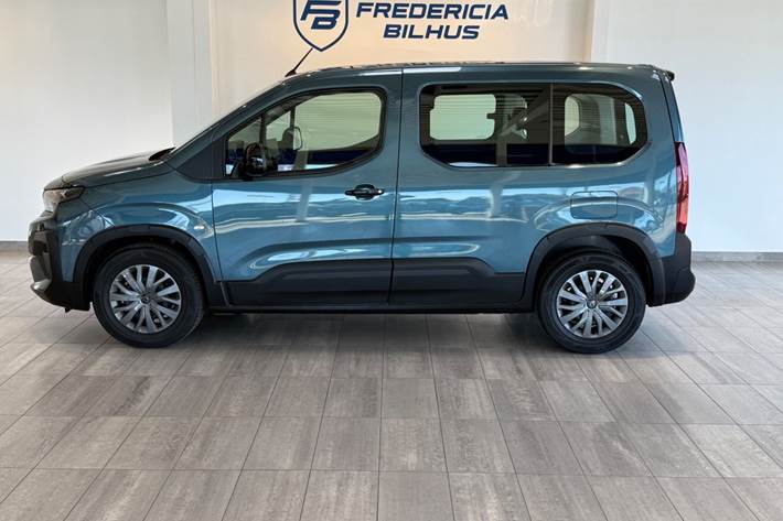 Blå Peugeot e-Rifter fra 2025