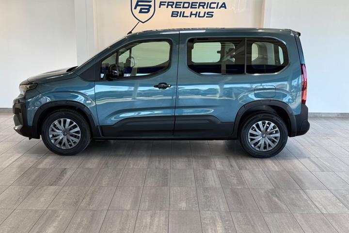 Blå Peugeot e-Rifter fra 2025