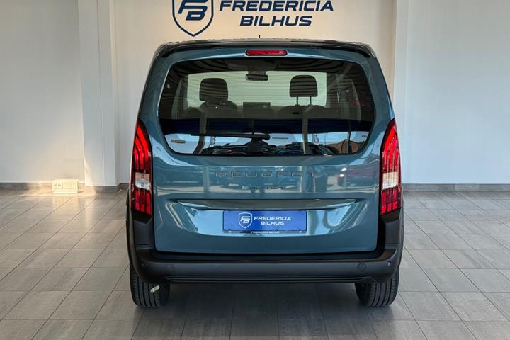 Blå Peugeot e-Rifter fra 2025