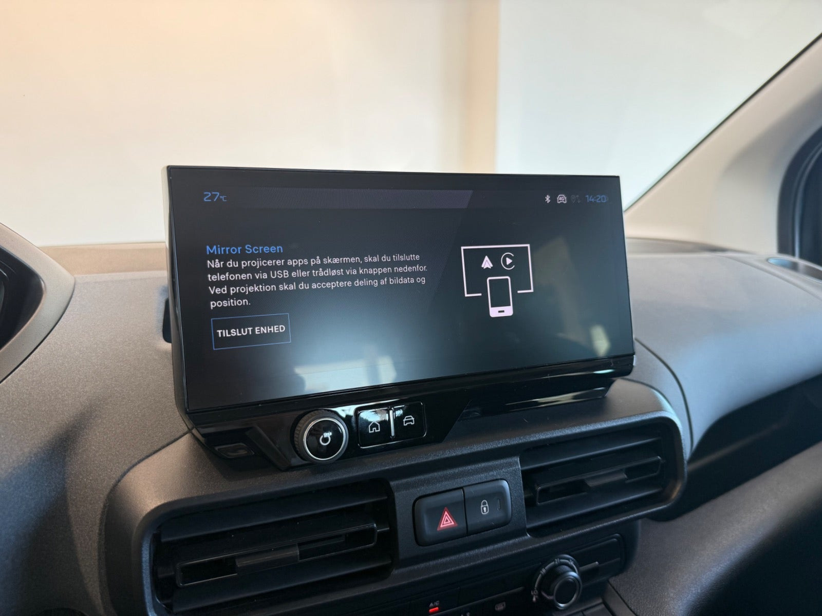 Blå Peugeot e-Rifter fra 2025